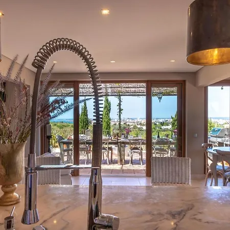 Quinta Dos Caneiros Luxury Ocean Views Walk To Beach